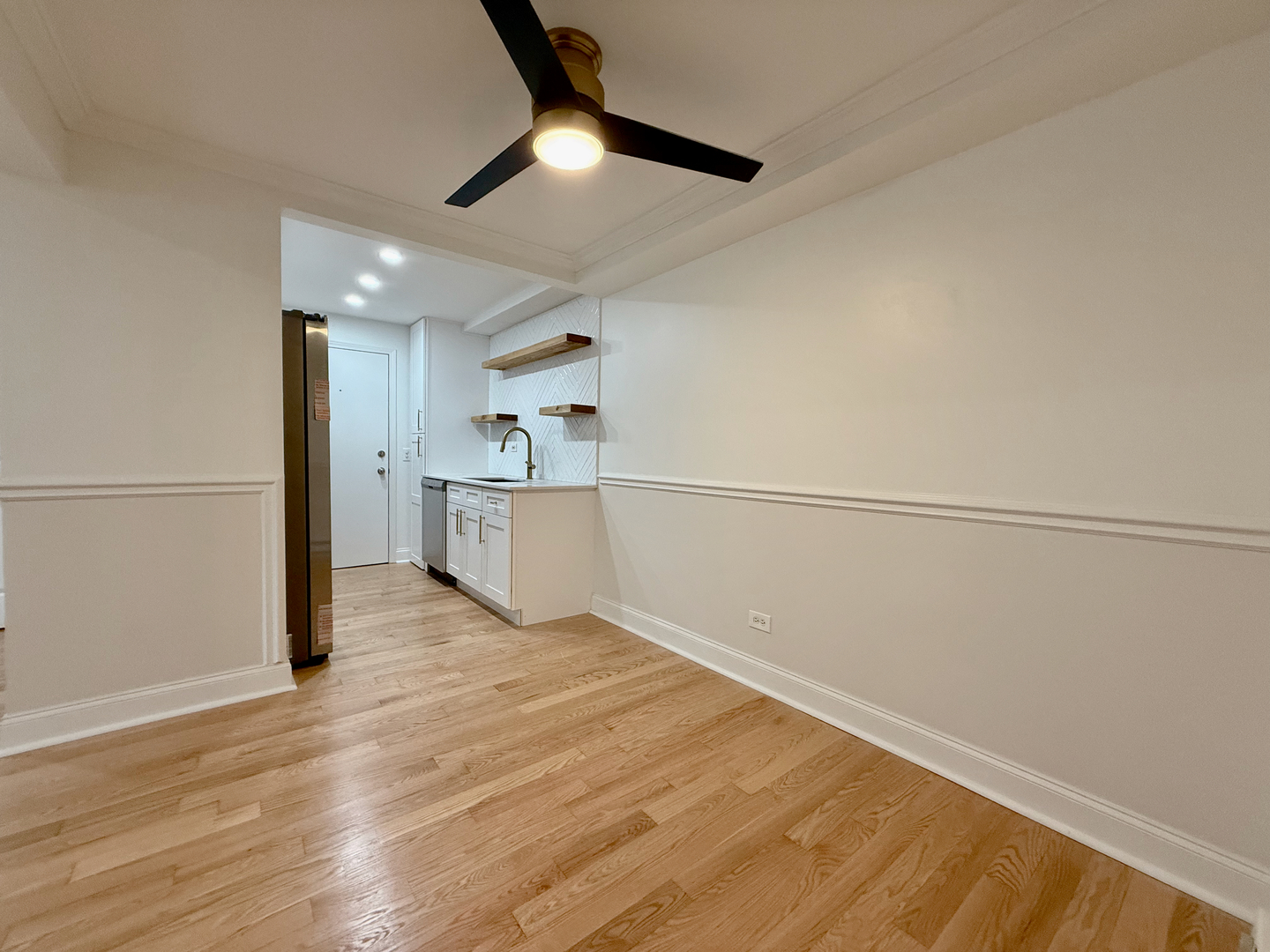 5037 N East River Road #1B, Norridge, IL 60706