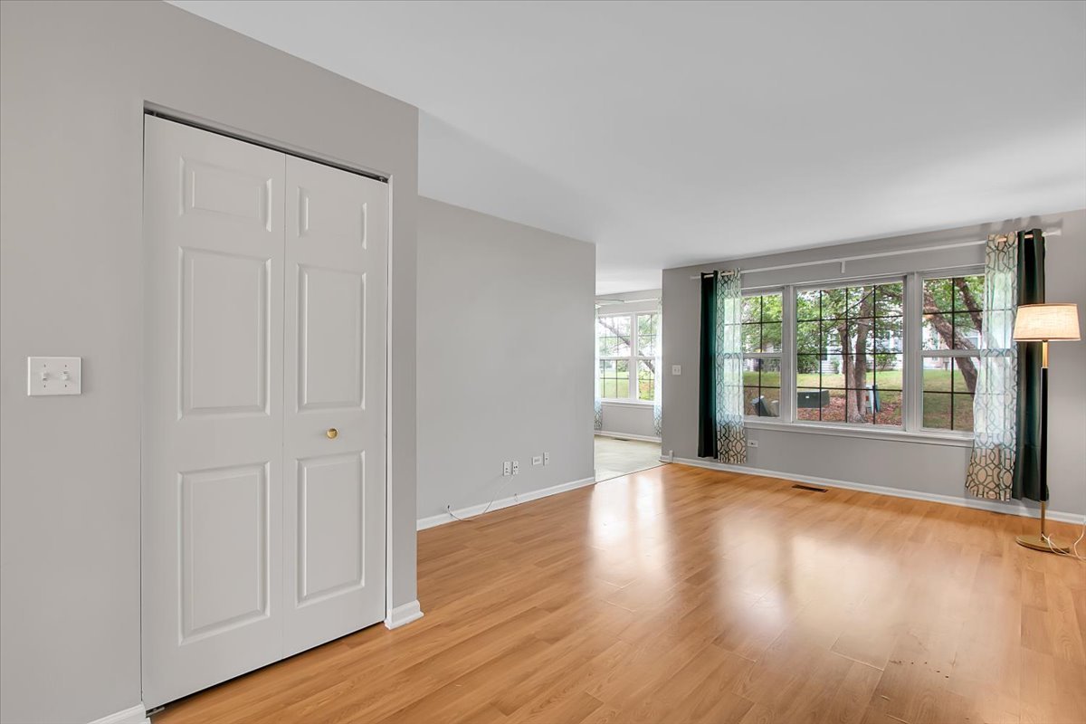 1248 N Red Oak Circle #2, Round Lake Beach, IL 60073