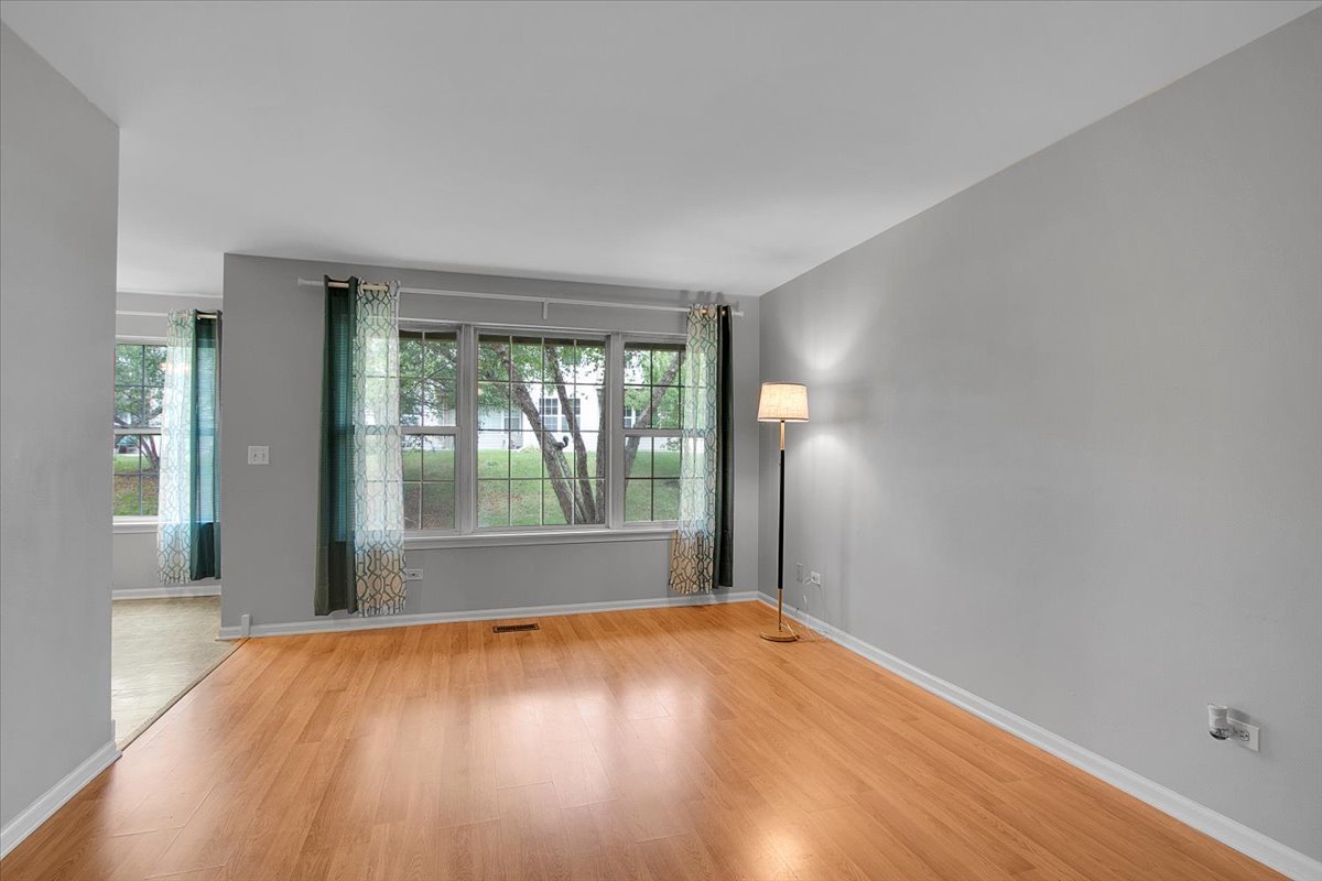 1248 N Red Oak Circle #2, Round Lake Beach, IL 60073