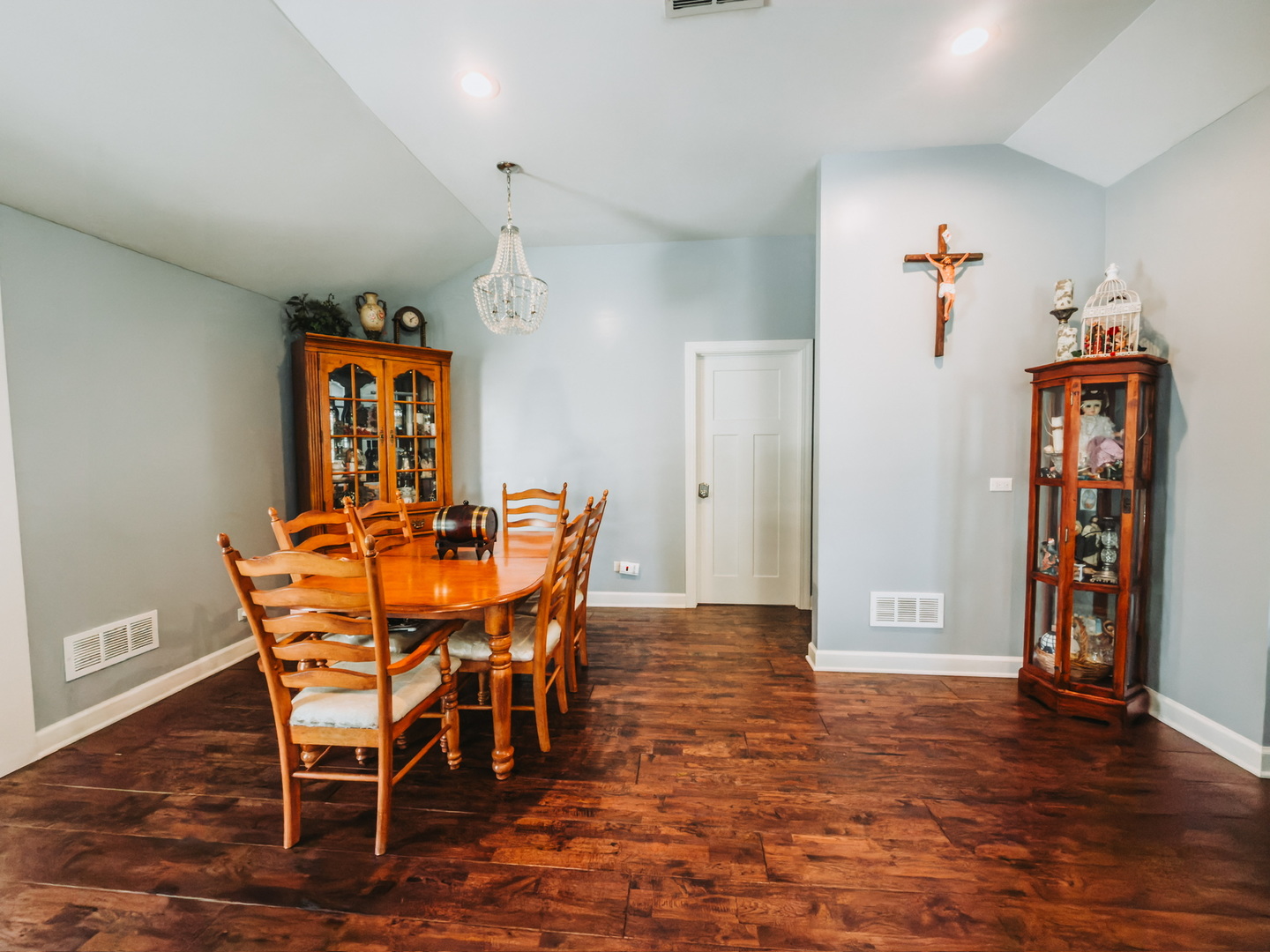 30W165 Estes Street, Naperville, IL 60563