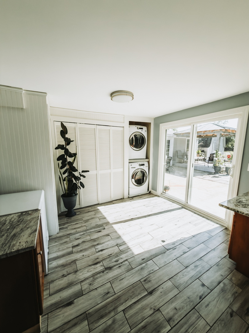 30W165 Estes Street, Naperville, IL 60563