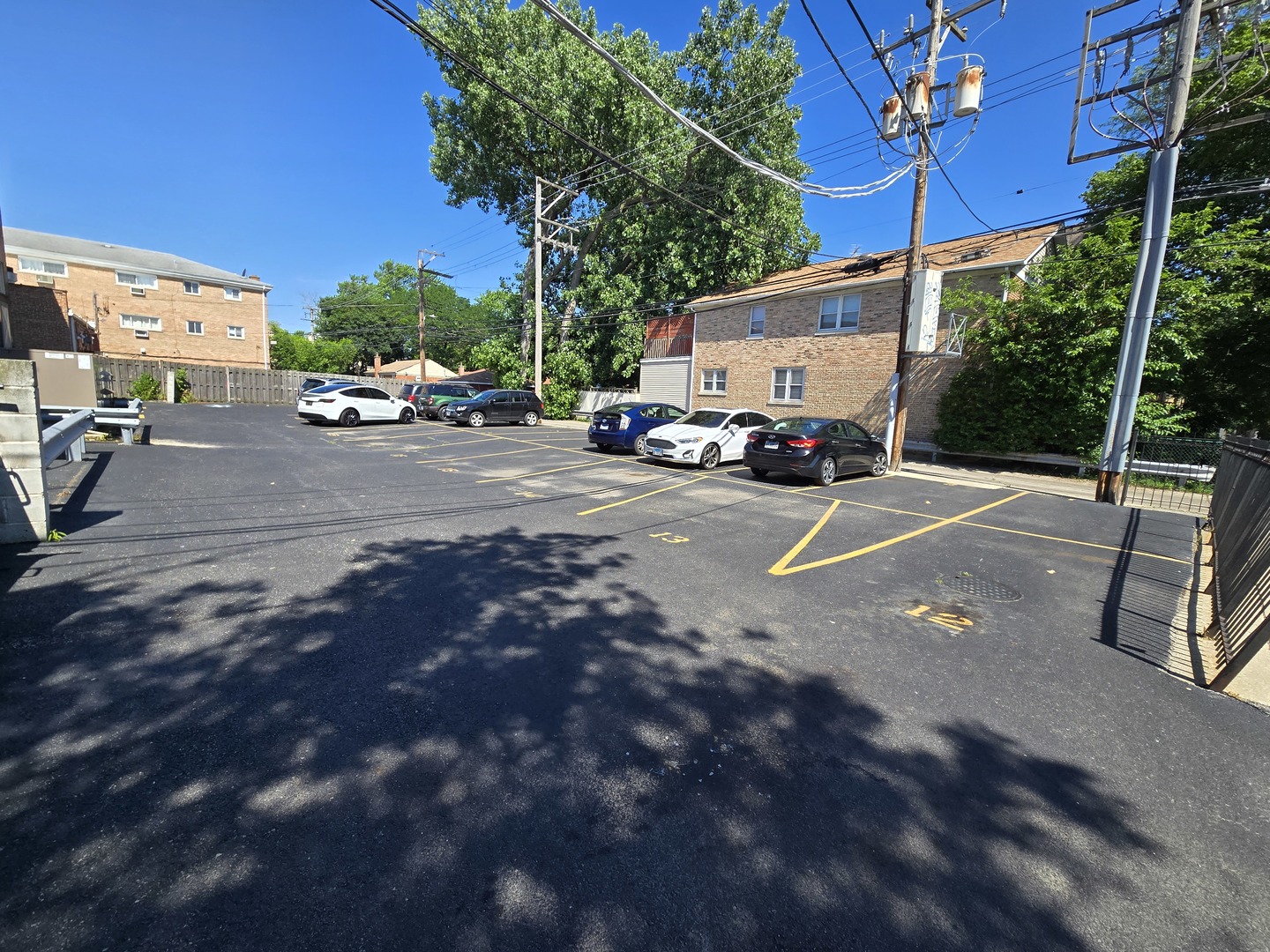 6400 N Sacramento Avenue #205, Chicago, IL 60645