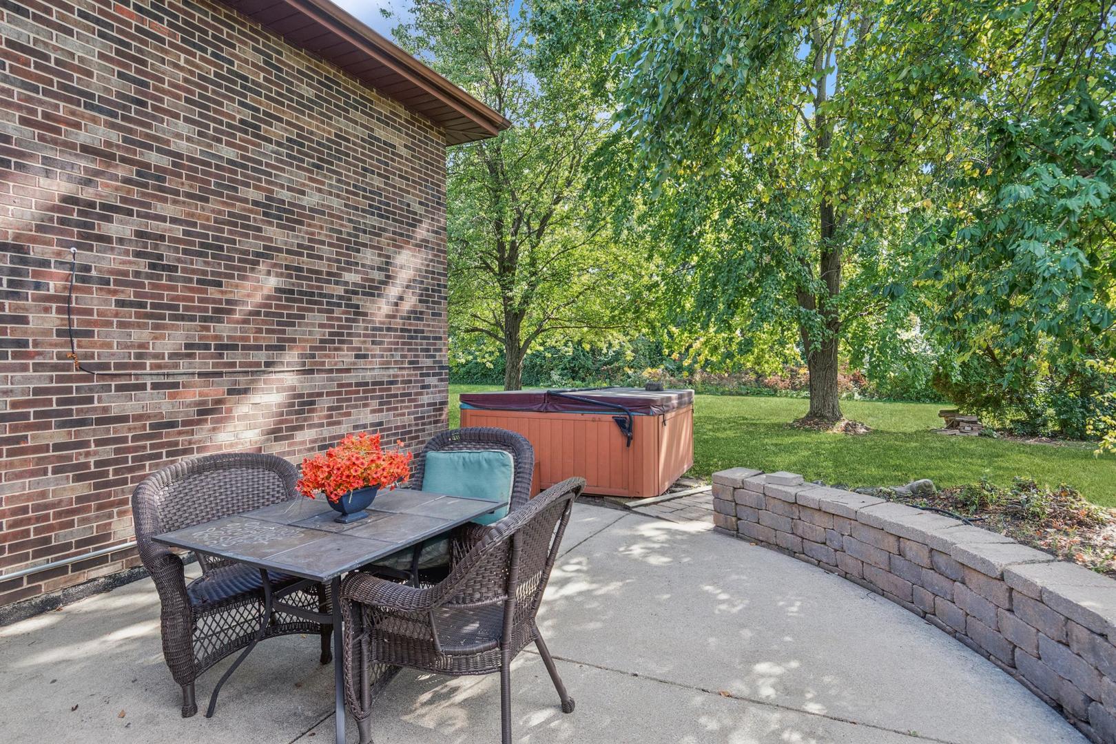 2417 Green Valley Road, Darien, IL 60561