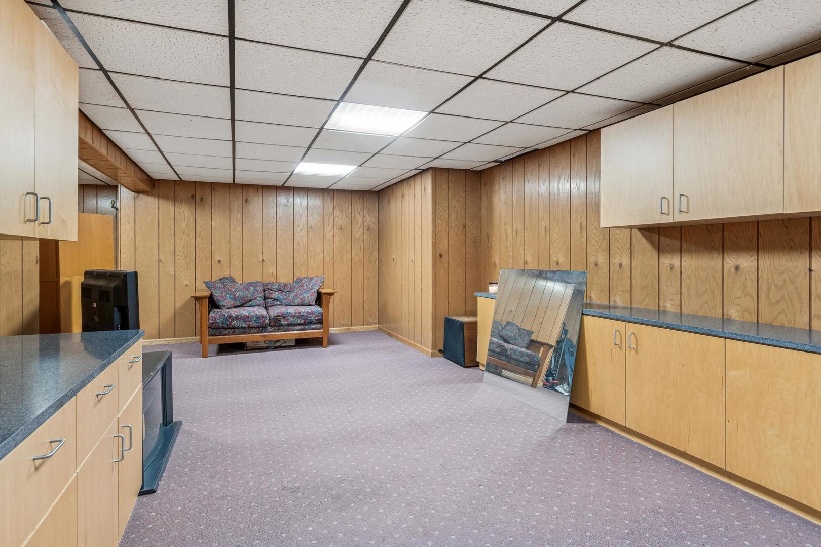 2417 Green Valley Road, Darien, IL 60561