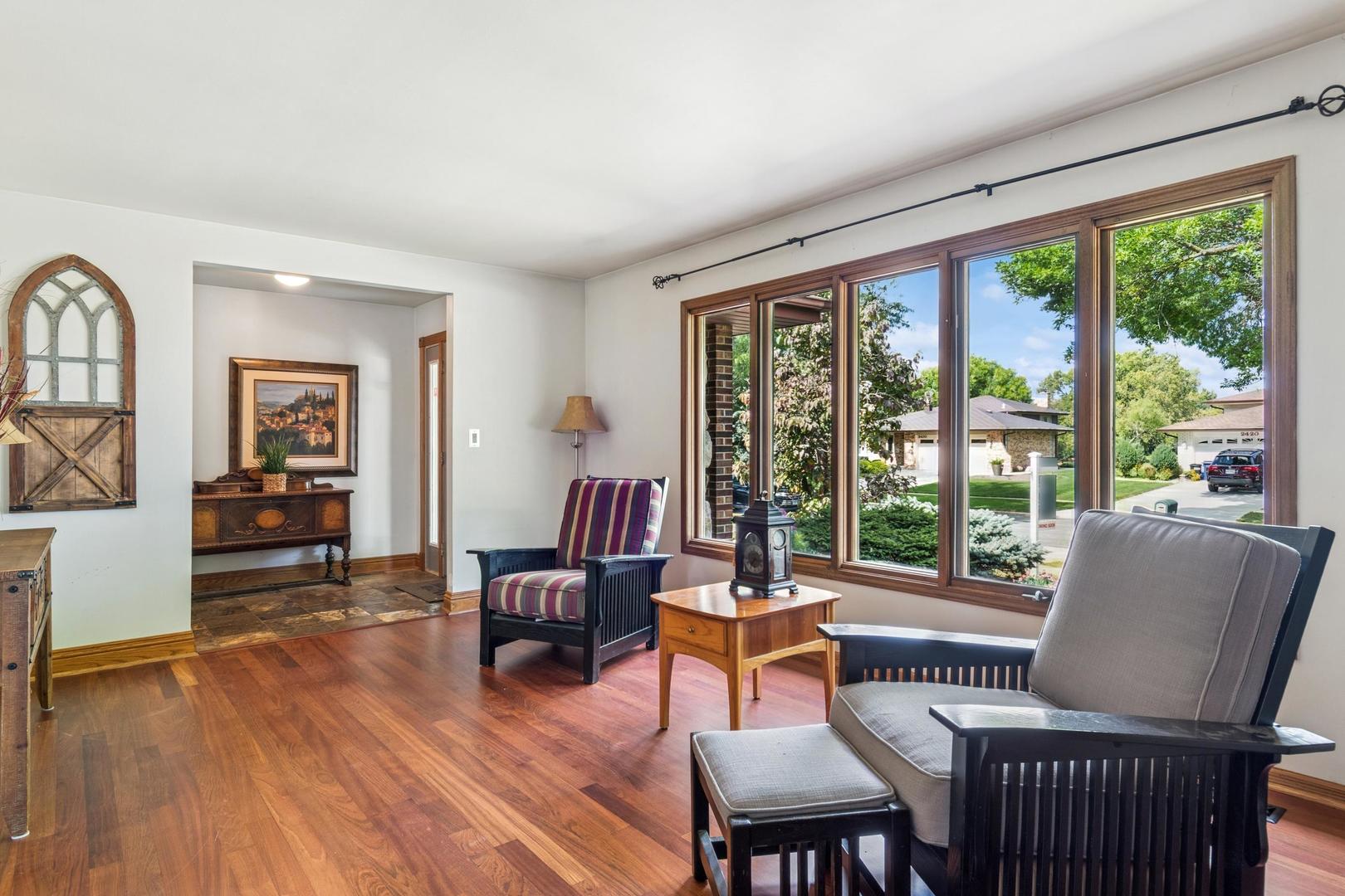 2417 Green Valley Road, Darien, IL 60561