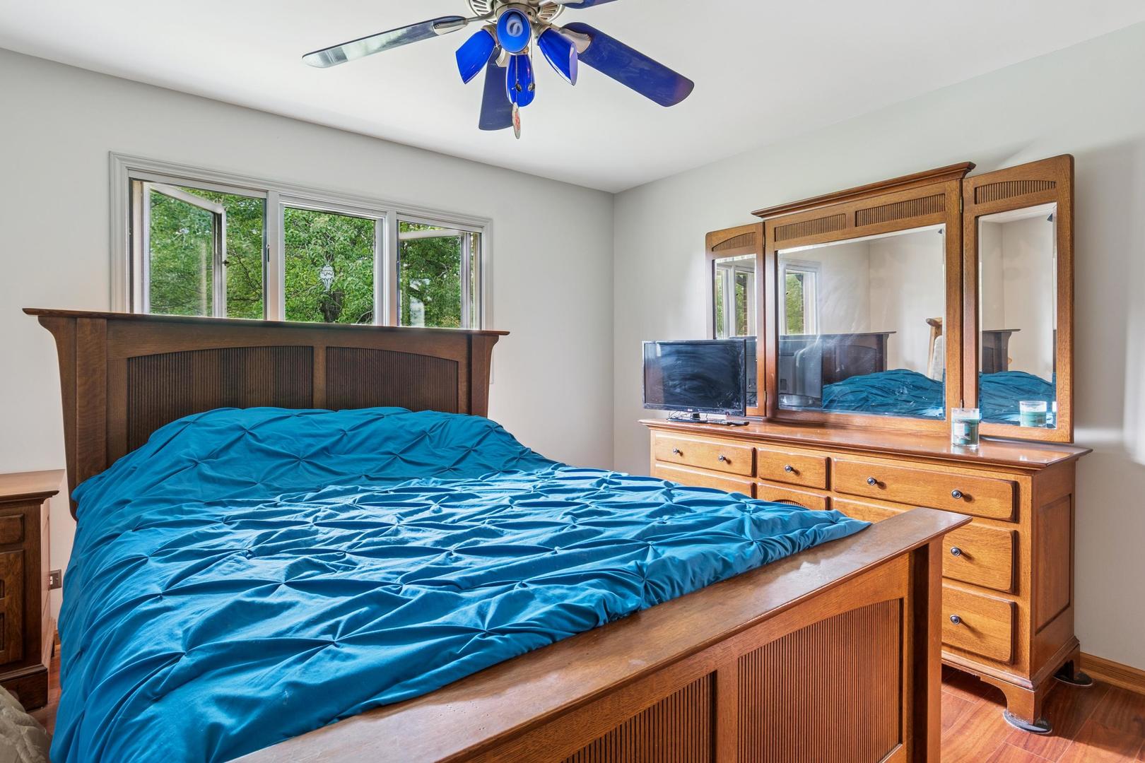 2417 Green Valley Road, Darien, IL 60561