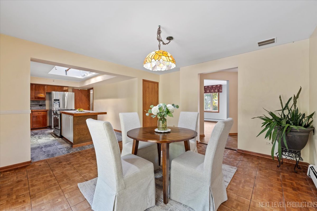 49W794 Lenschow Road, Sycamore, IL 60178