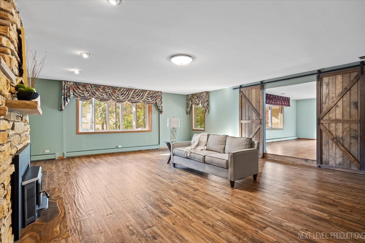 49W794 Lenschow Road, Sycamore, IL 60178