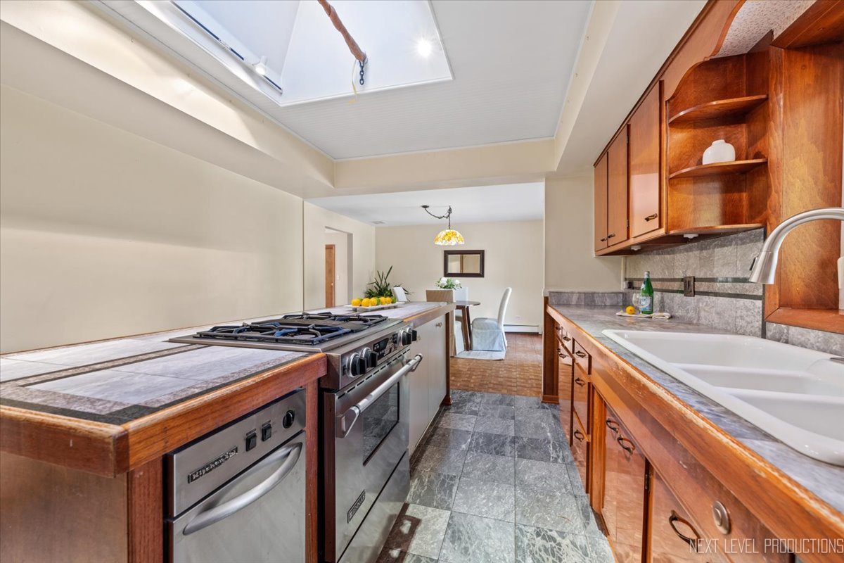 49W794 Lenschow Road, Sycamore, IL 60178