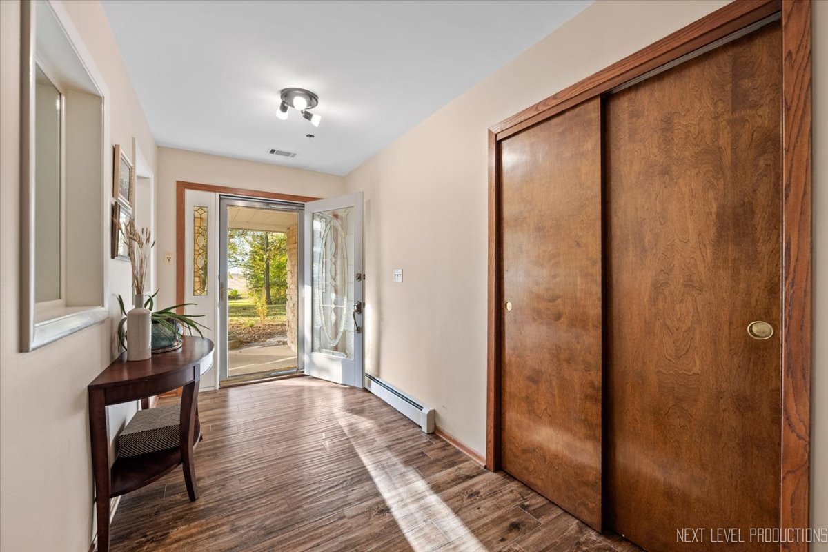 49W794 Lenschow Road, Sycamore, IL 60178