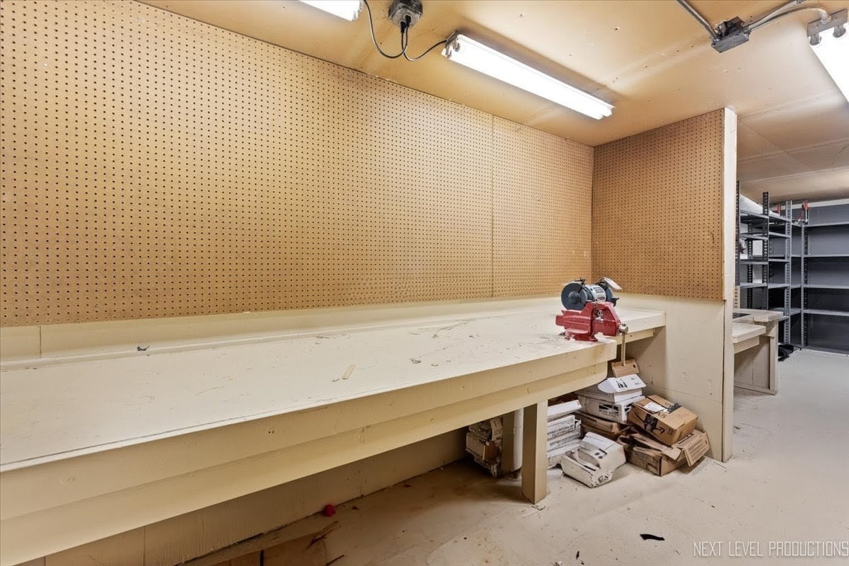 49W794 Lenschow Road, Sycamore, IL 60178