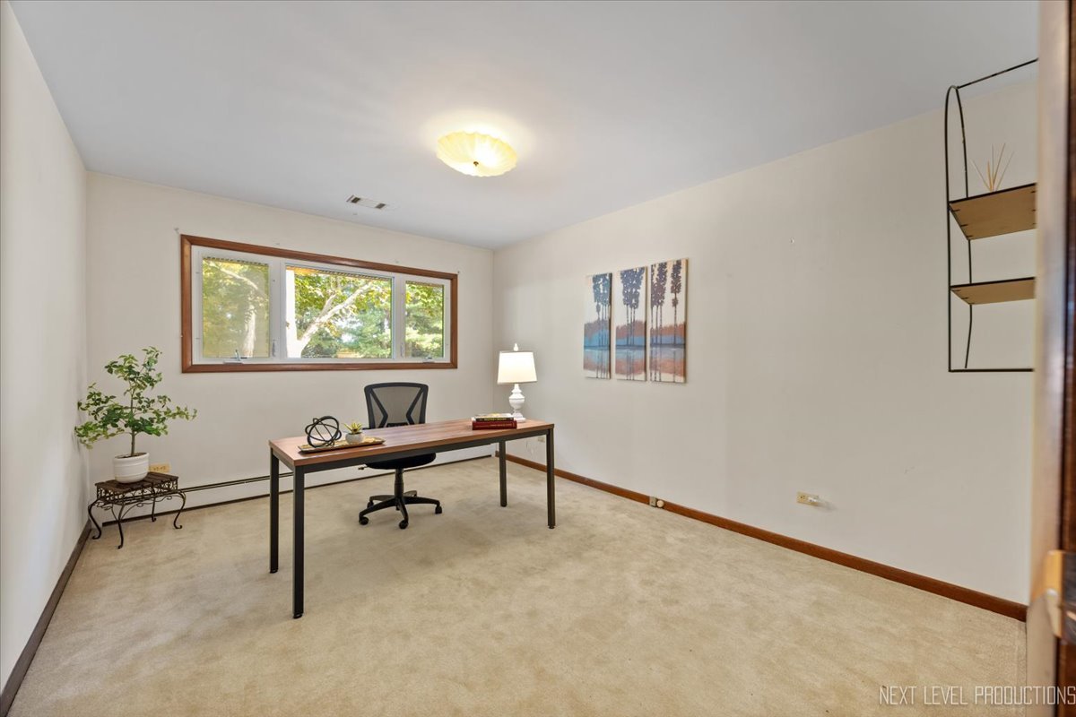 49W794 Lenschow Road, Sycamore, IL 60178