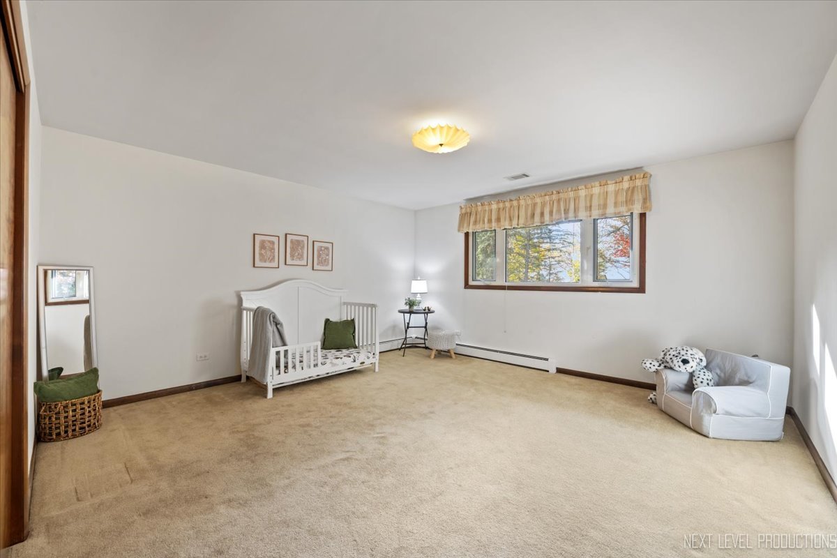 49W794 Lenschow Road, Sycamore, IL 60178