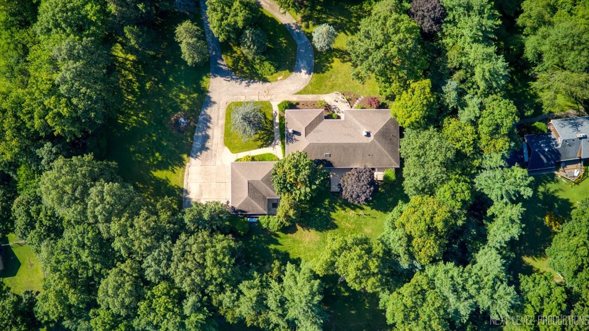 49W794 Lenschow Road, Sycamore, IL 60178