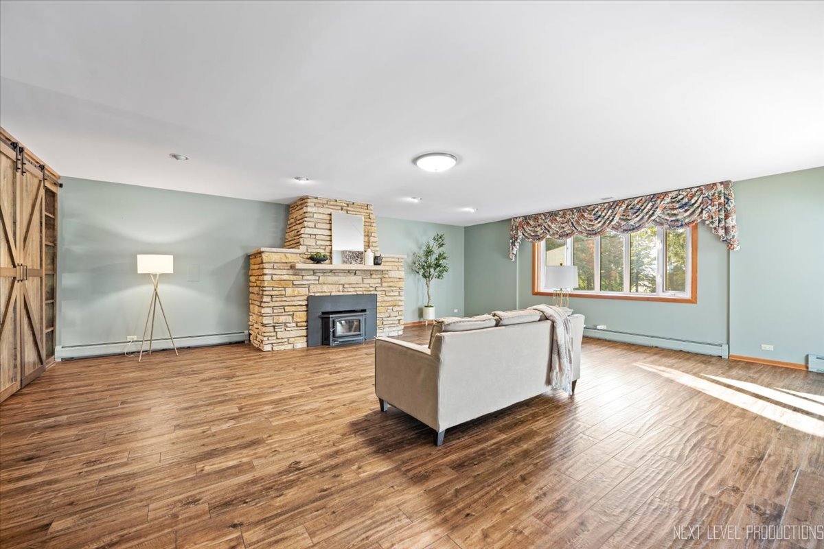 49W794 Lenschow Road, Sycamore, IL 60178