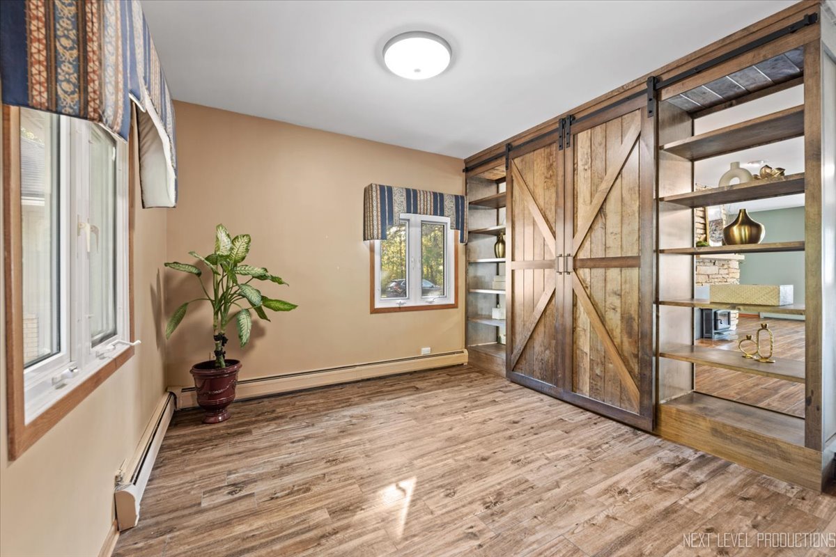 49W794 Lenschow Road, Sycamore, IL 60178