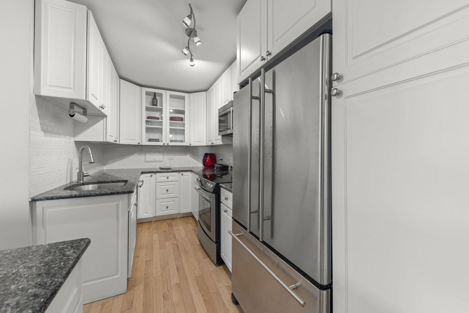 1550 N Lake Shore Drive #17B, Chicago, IL 60610