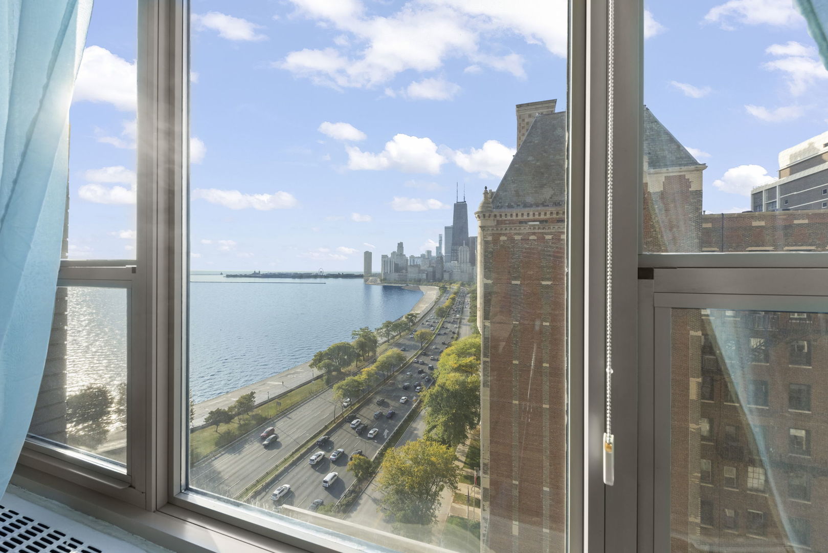 1550 N Lake Shore Drive #17B, Chicago, IL 60610