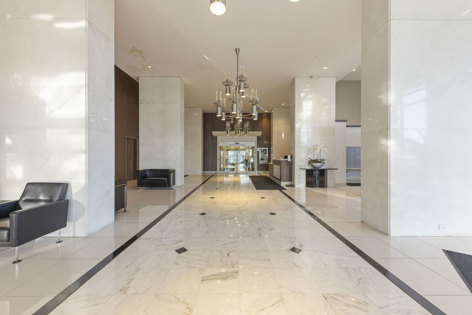 1550 N Lake Shore Drive #17B, Chicago, IL 60610