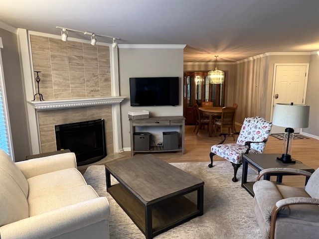 225 Hampshire Court #101-A1, Naperville, IL 60565