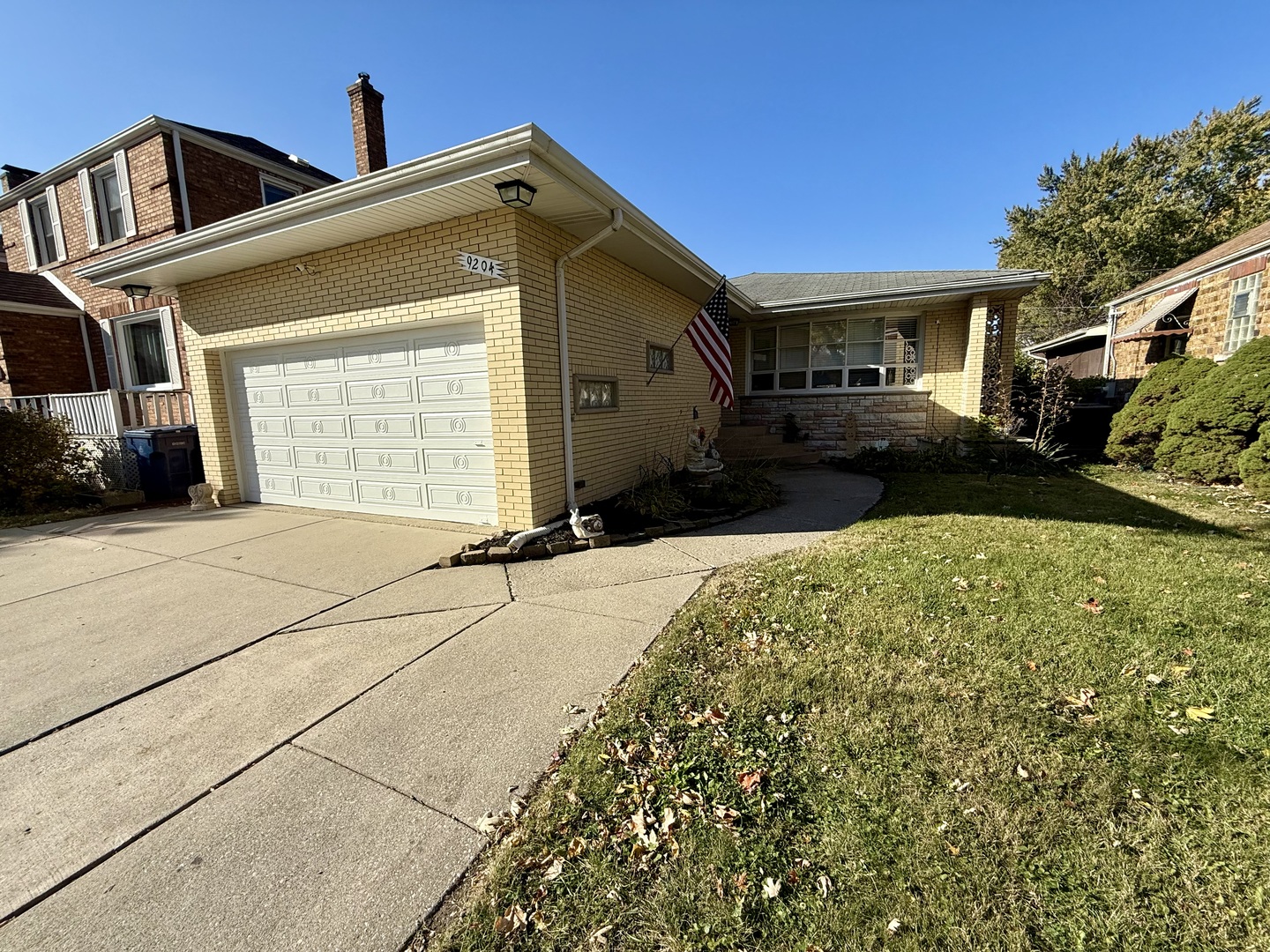 9204 S Sacramento Avenue, Evergreen Park, IL 60805