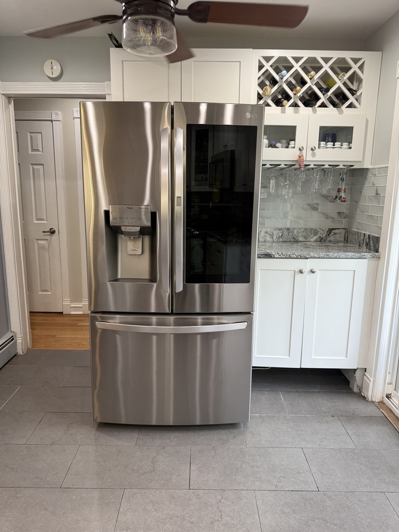 9204 S Sacramento Avenue, Evergreen Park, IL 60805