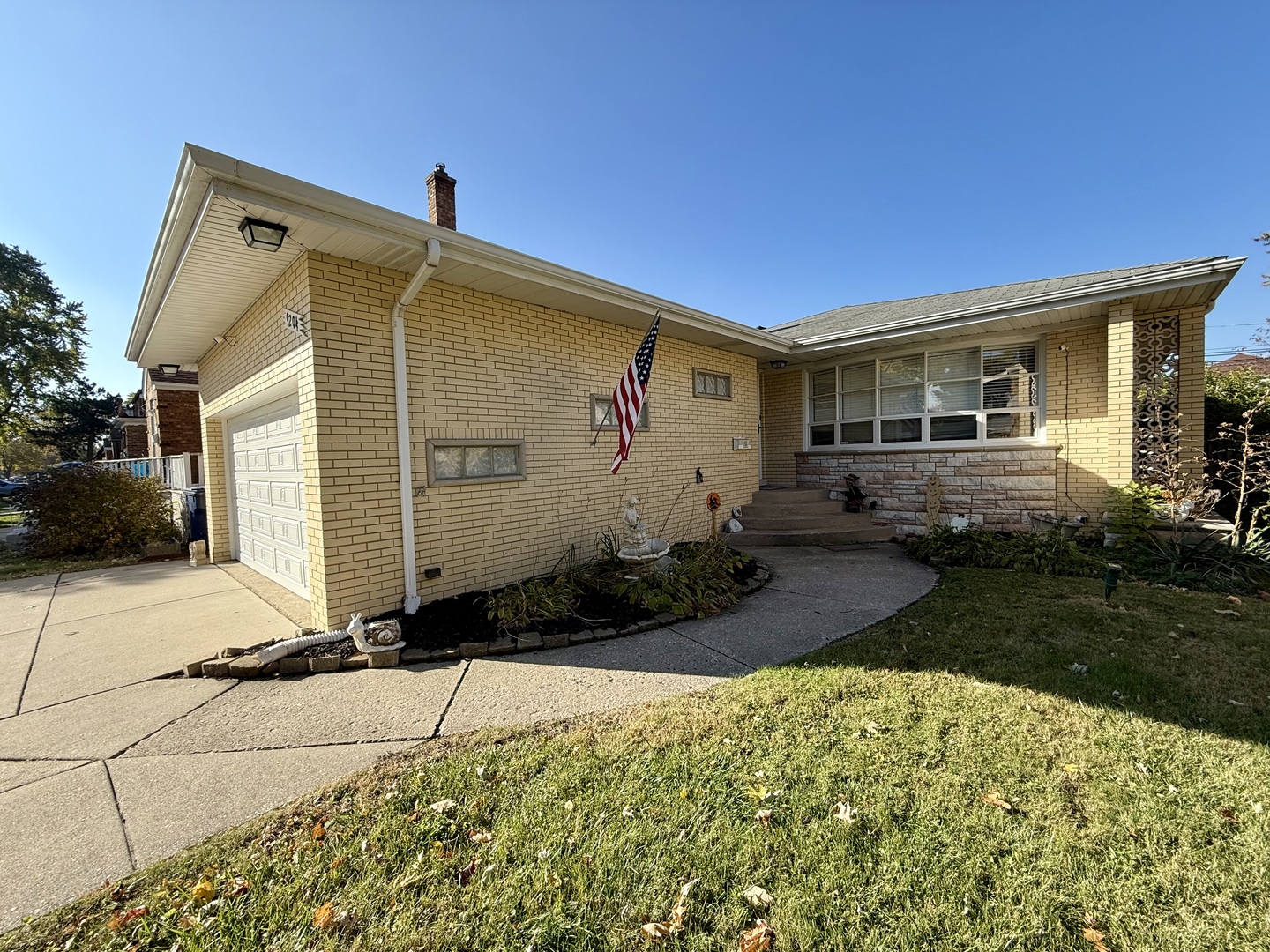 9204 S Sacramento Avenue, Evergreen Park, IL 60805