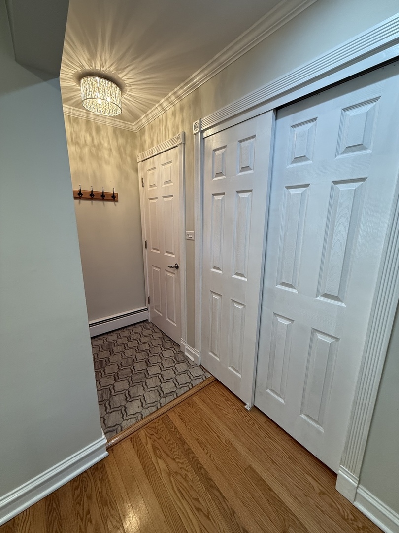 9204 S Sacramento Avenue, Evergreen Park, IL 60805