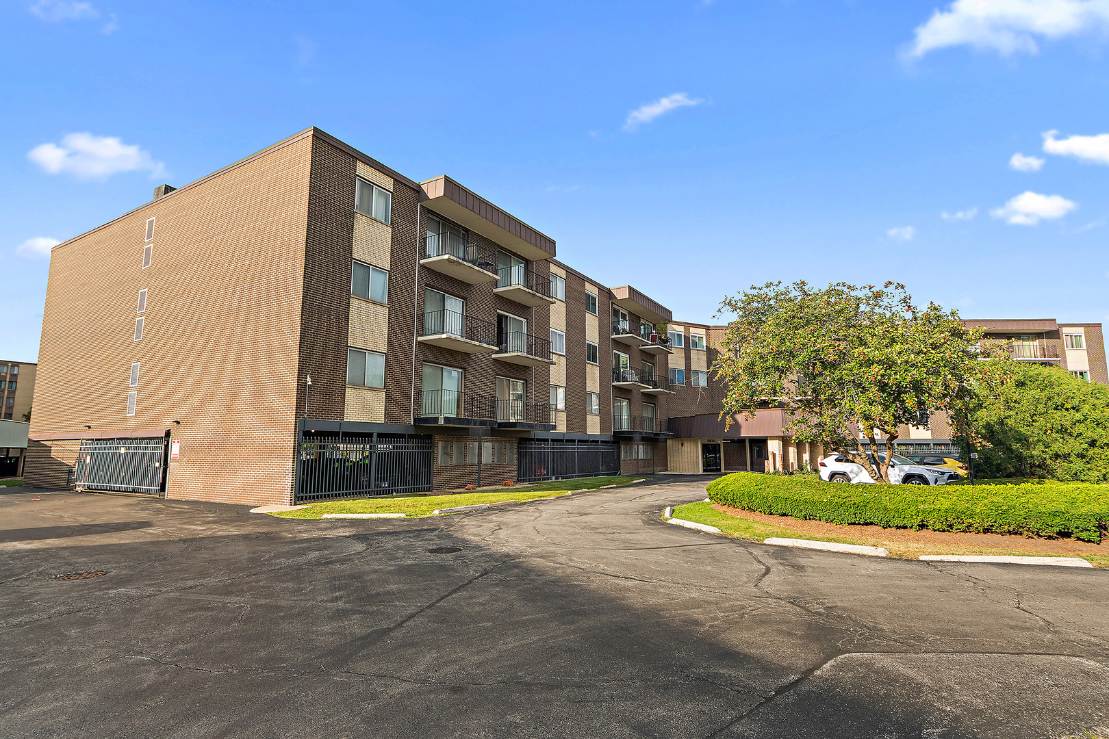 9820 S Pulaski Avenue #111, Oak Lawn, IL 60453