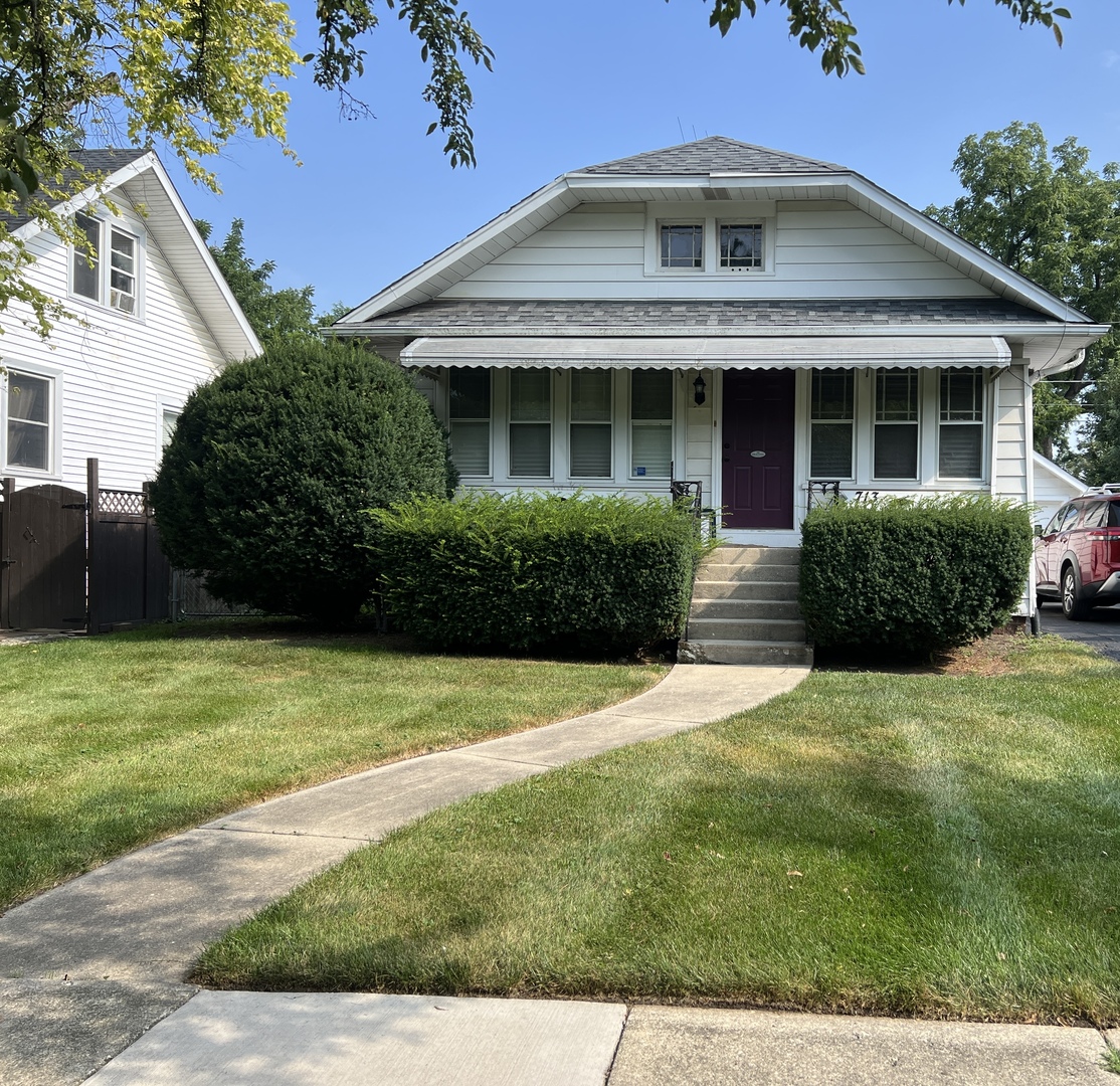 713 E Elmwood Avenue, West Chicago, IL 60185