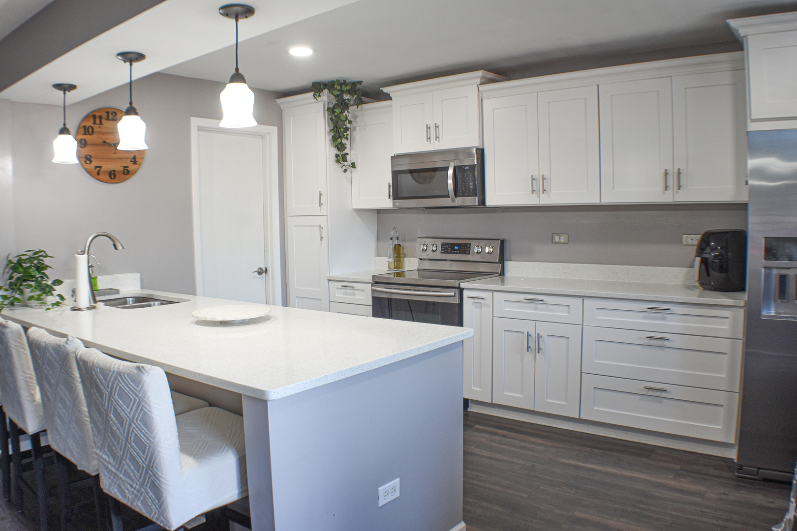 9072 Archer Avenue #E, Willow Springs, IL 60480