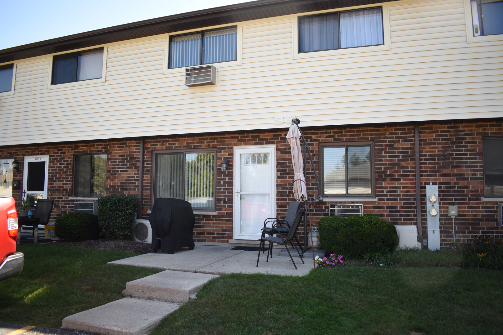 9072 Archer Avenue #E, Willow Springs, IL 60480