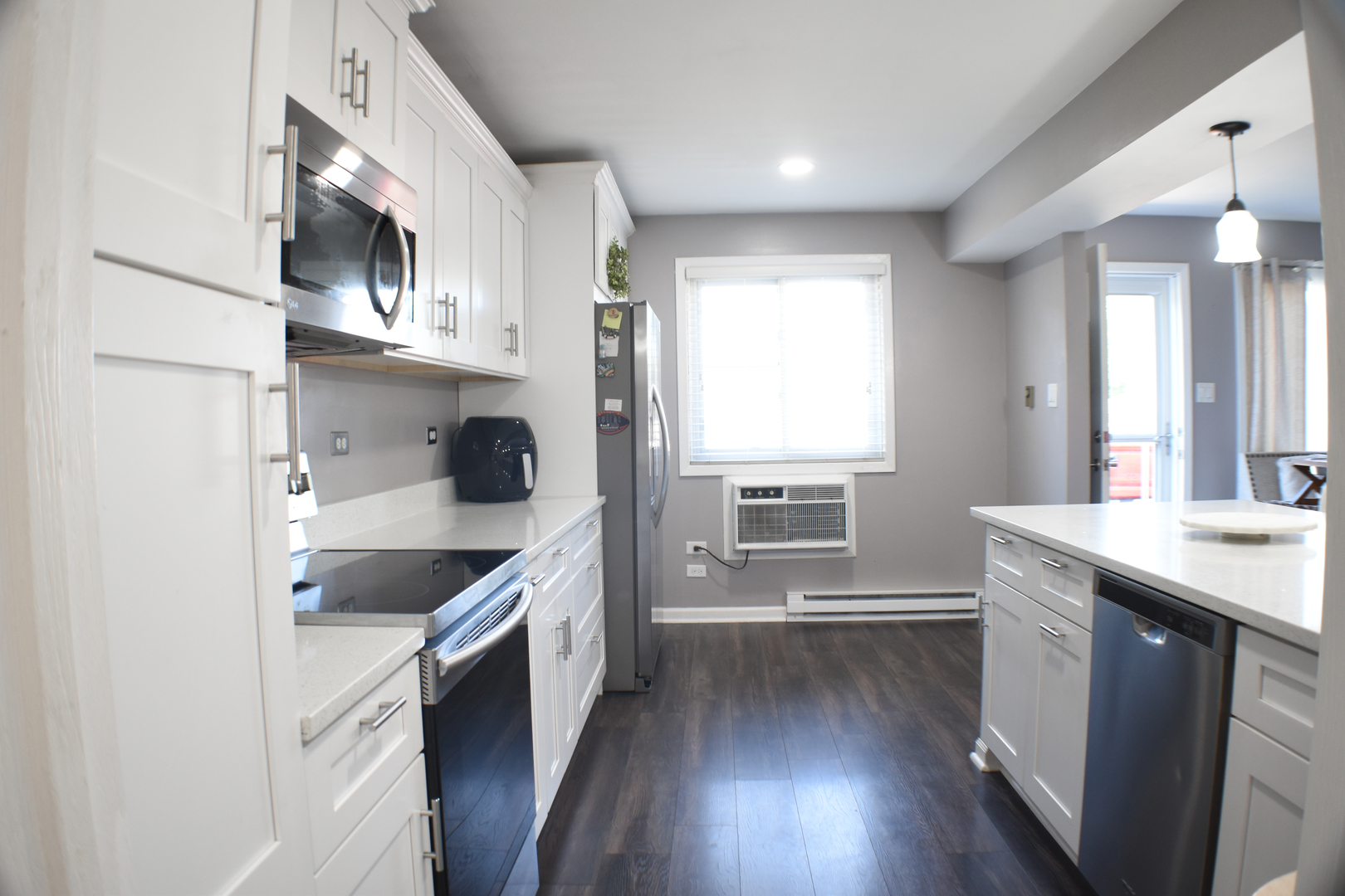 9072 Archer Avenue #E, Willow Springs, IL 60480