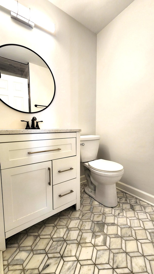 161 N Waters Edge Drive #202, Glendale Heights, IL 60139