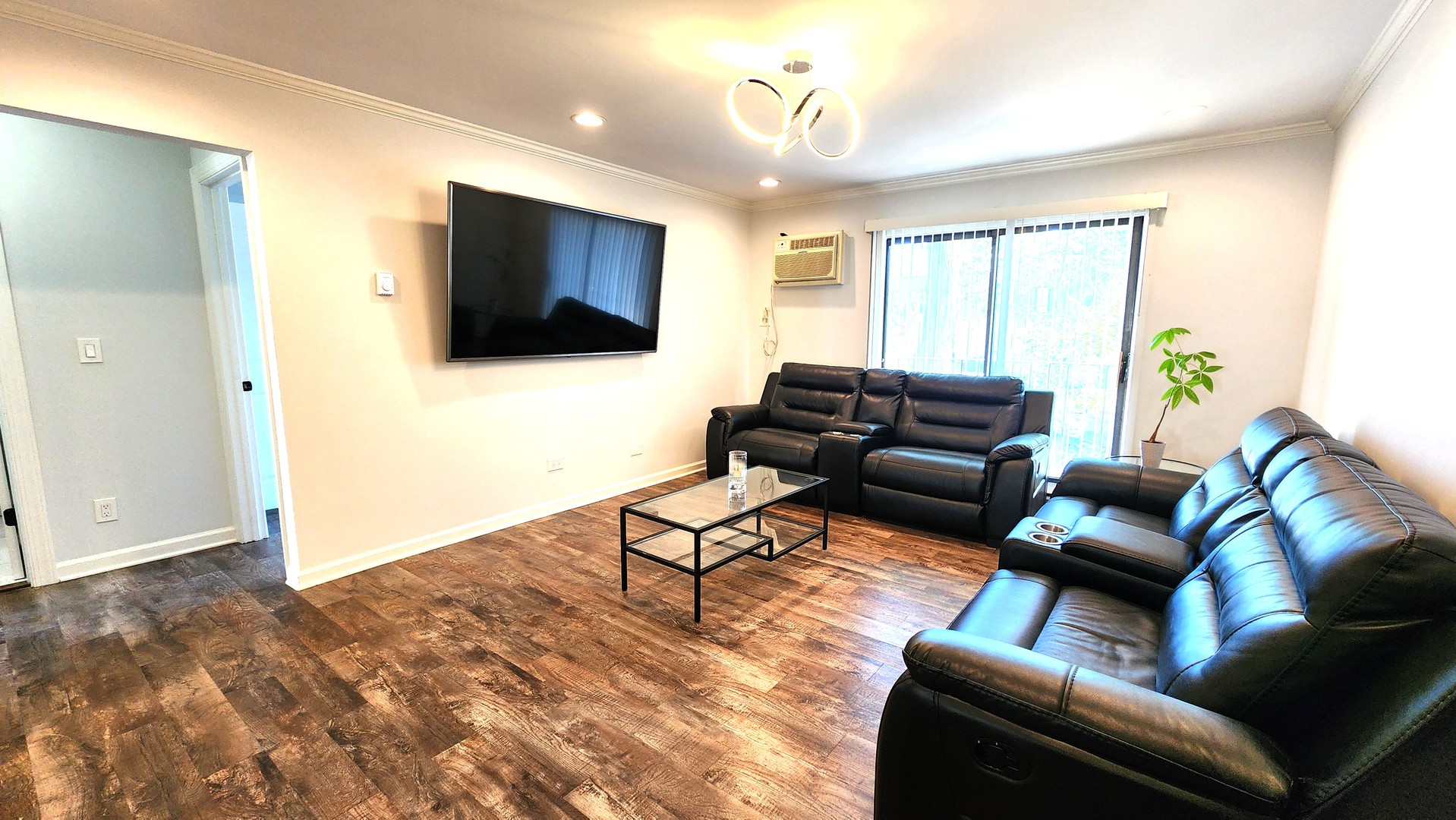 161 N Waters Edge Drive #202, Glendale Heights, IL 60139