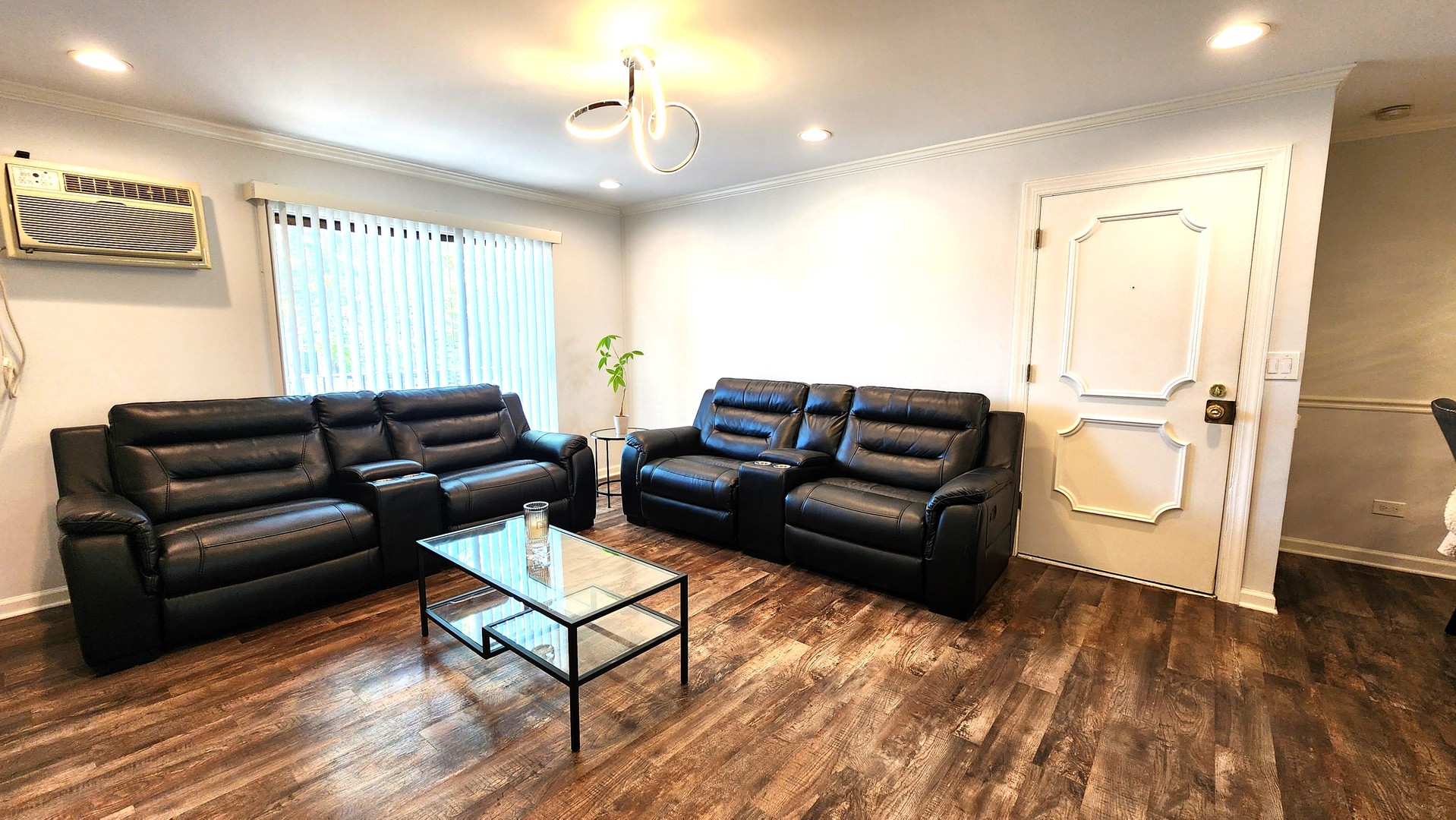 161 N Waters Edge Drive #202, Glendale Heights, IL 60139