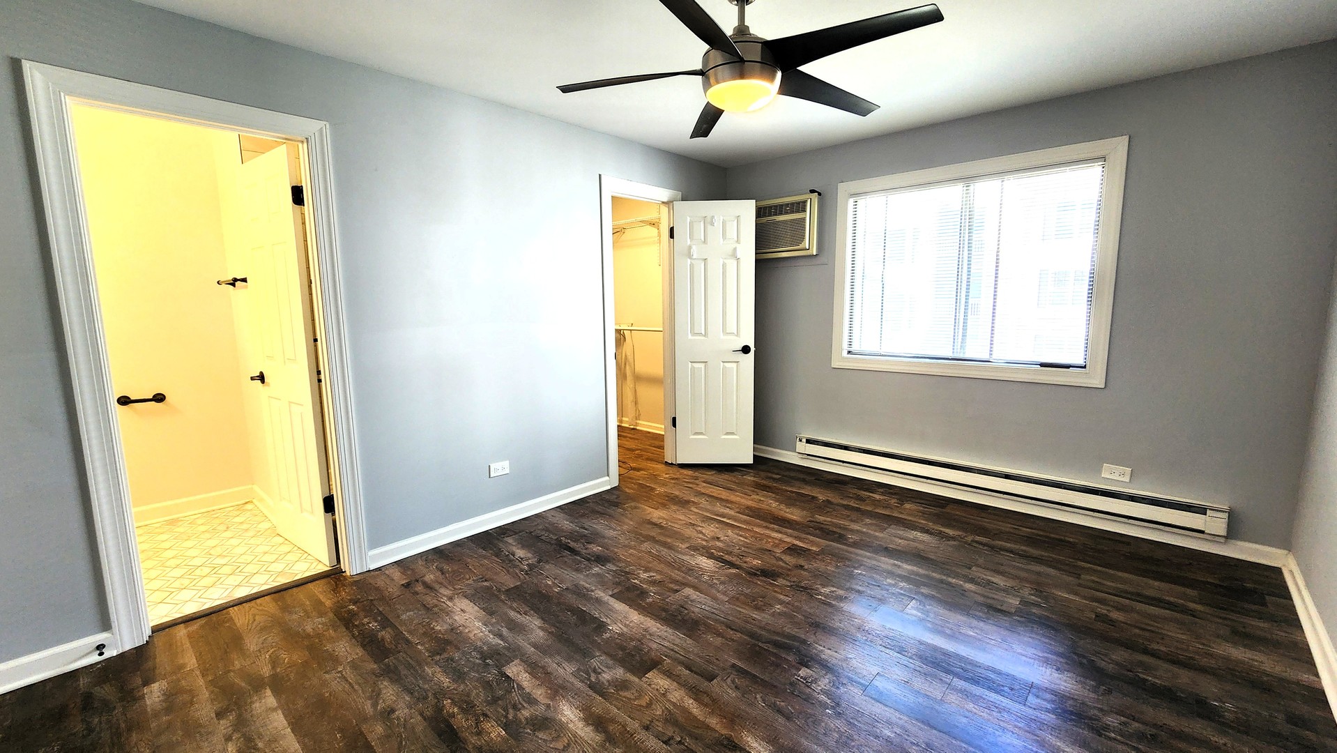 161 N Waters Edge Drive #202, Glendale Heights, IL 60139