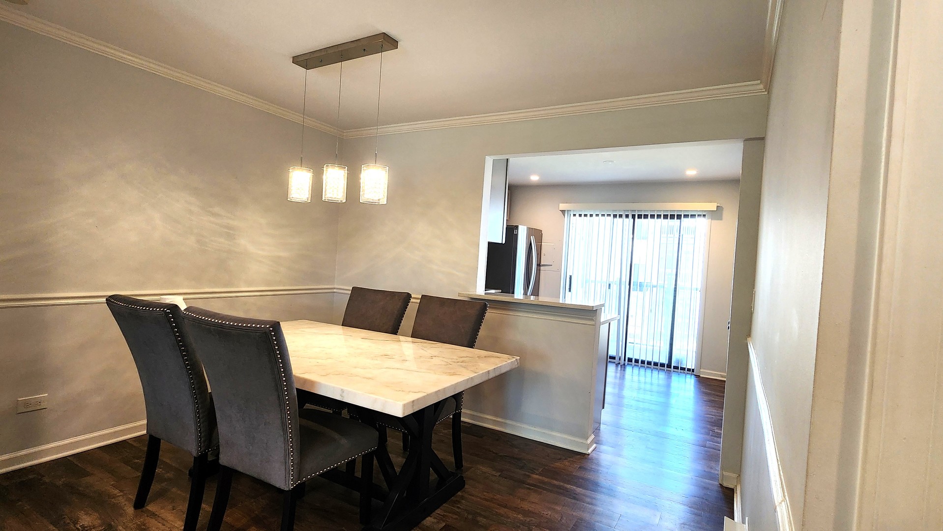 161 N Waters Edge Drive #202, Glendale Heights, IL 60139