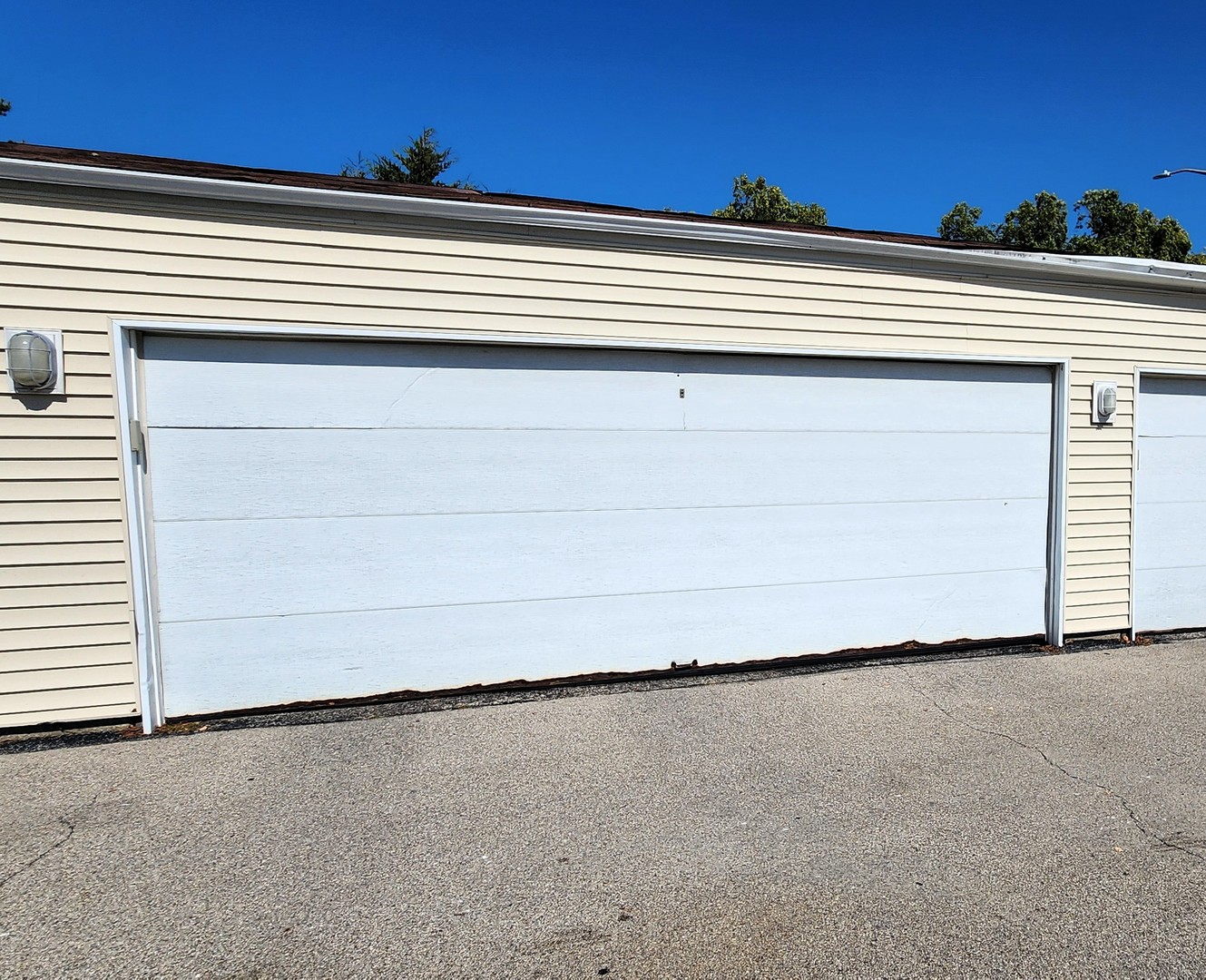 161 N Waters Edge Drive #202, Glendale Heights, IL 60139