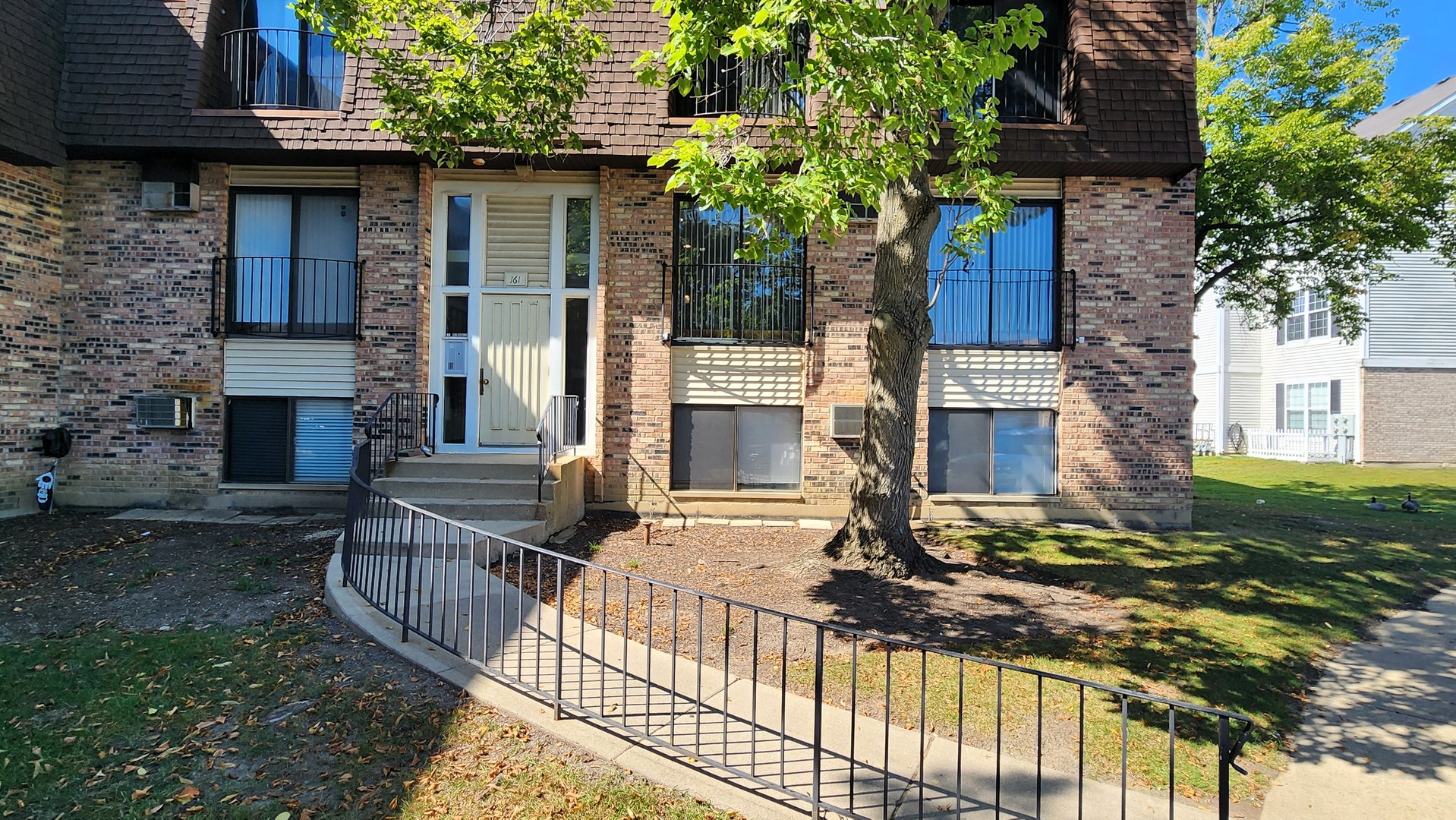 161 N Waters Edge Drive #202, Glendale Heights, IL 60139