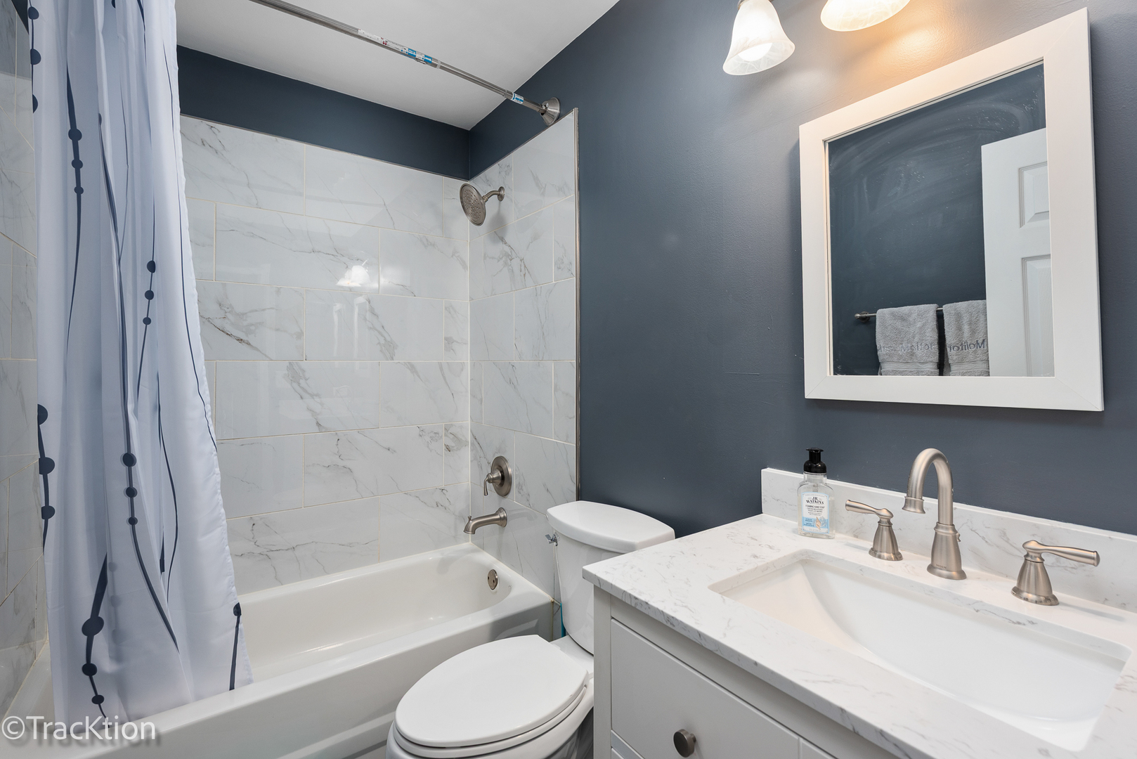 2585 Autumn Grove Court, Aurora, IL 60504