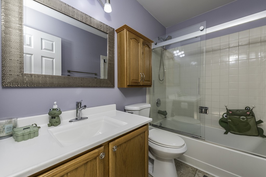 17820 W Braewick Road, Gurnee, IL 60031