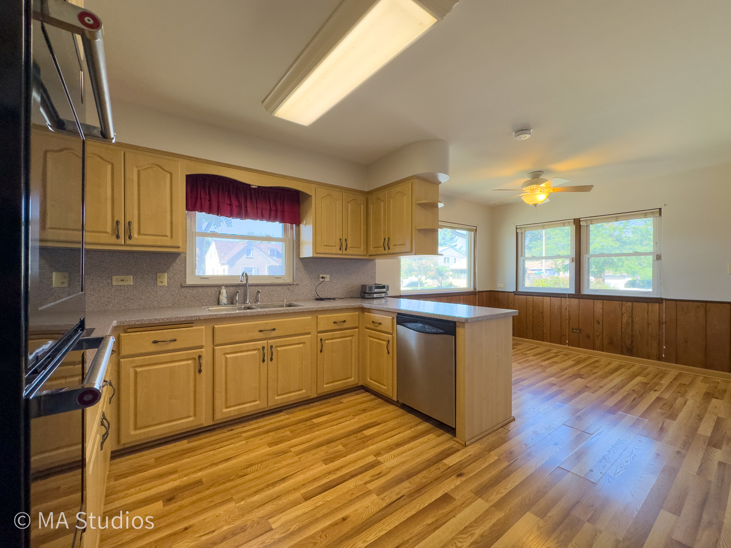 8636 40th Street, Lyons, IL 60534