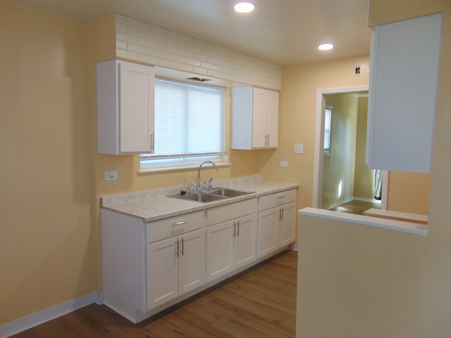672 E 155th Street, South Holland, IL 60473