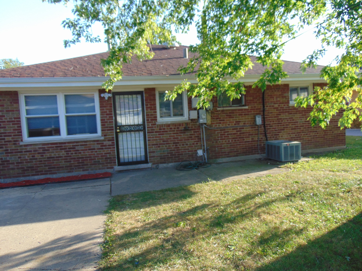 672 E 155th Street, South Holland, IL 60473