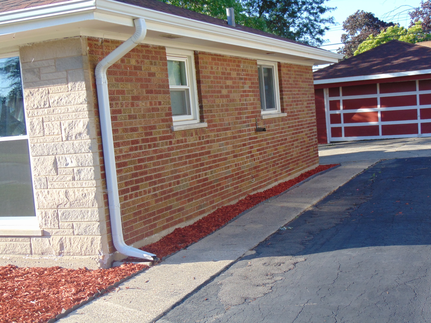 672 E 155th Street, South Holland, IL 60473