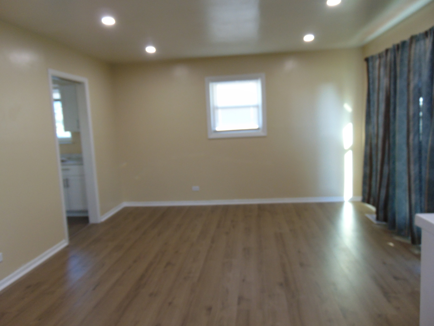672 E 155th Street, South Holland, IL 60473