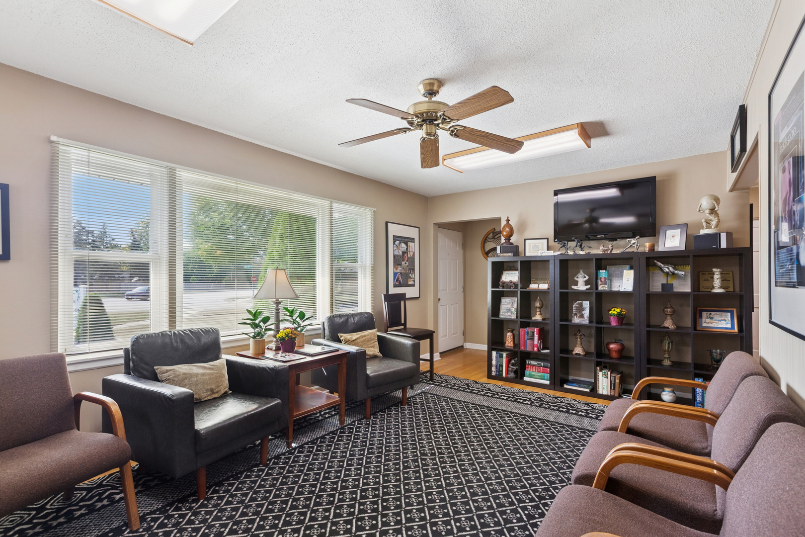 229 W Ogden Avenue, Naperville, IL 60563