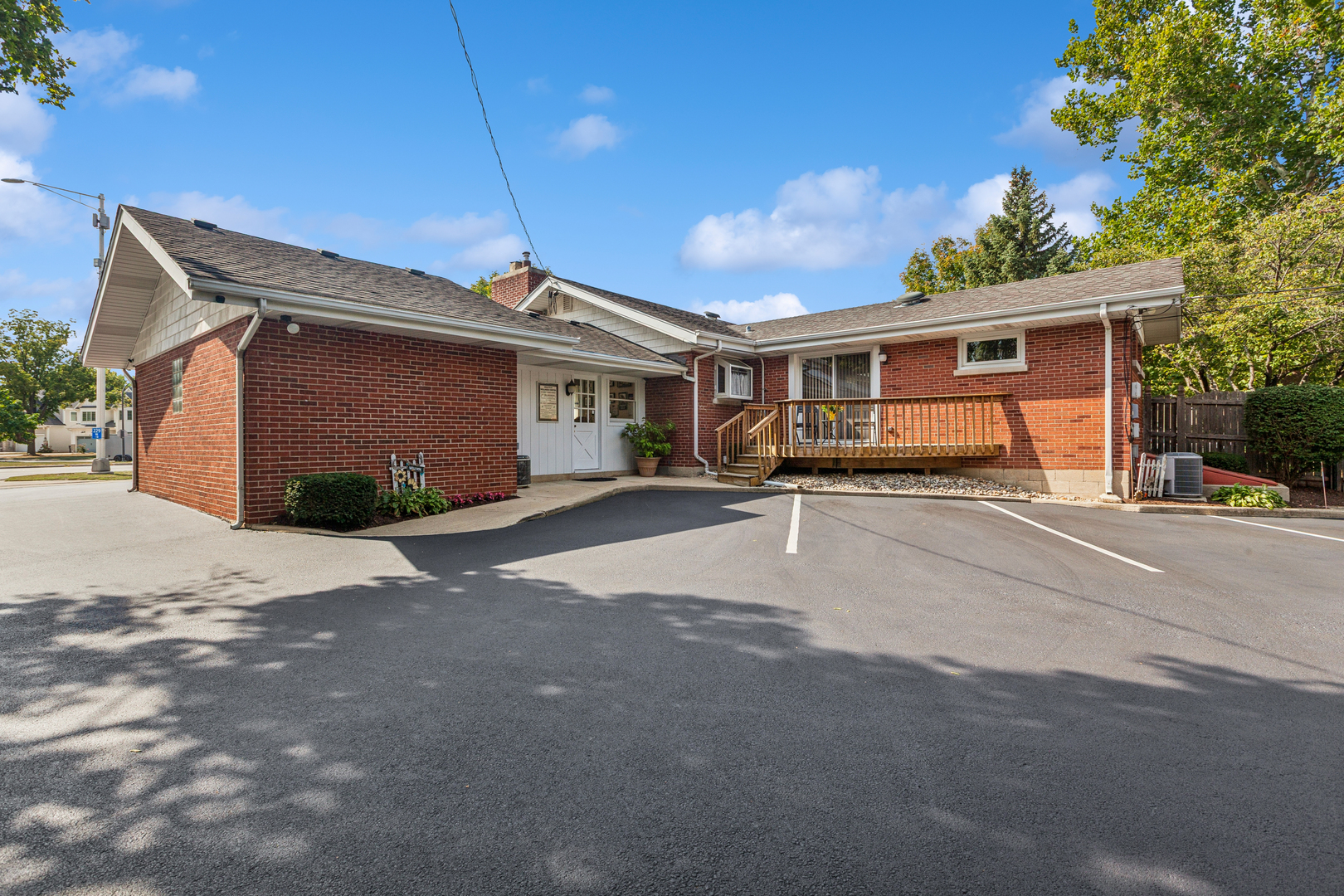 229 W Ogden Avenue, Naperville, IL 60563