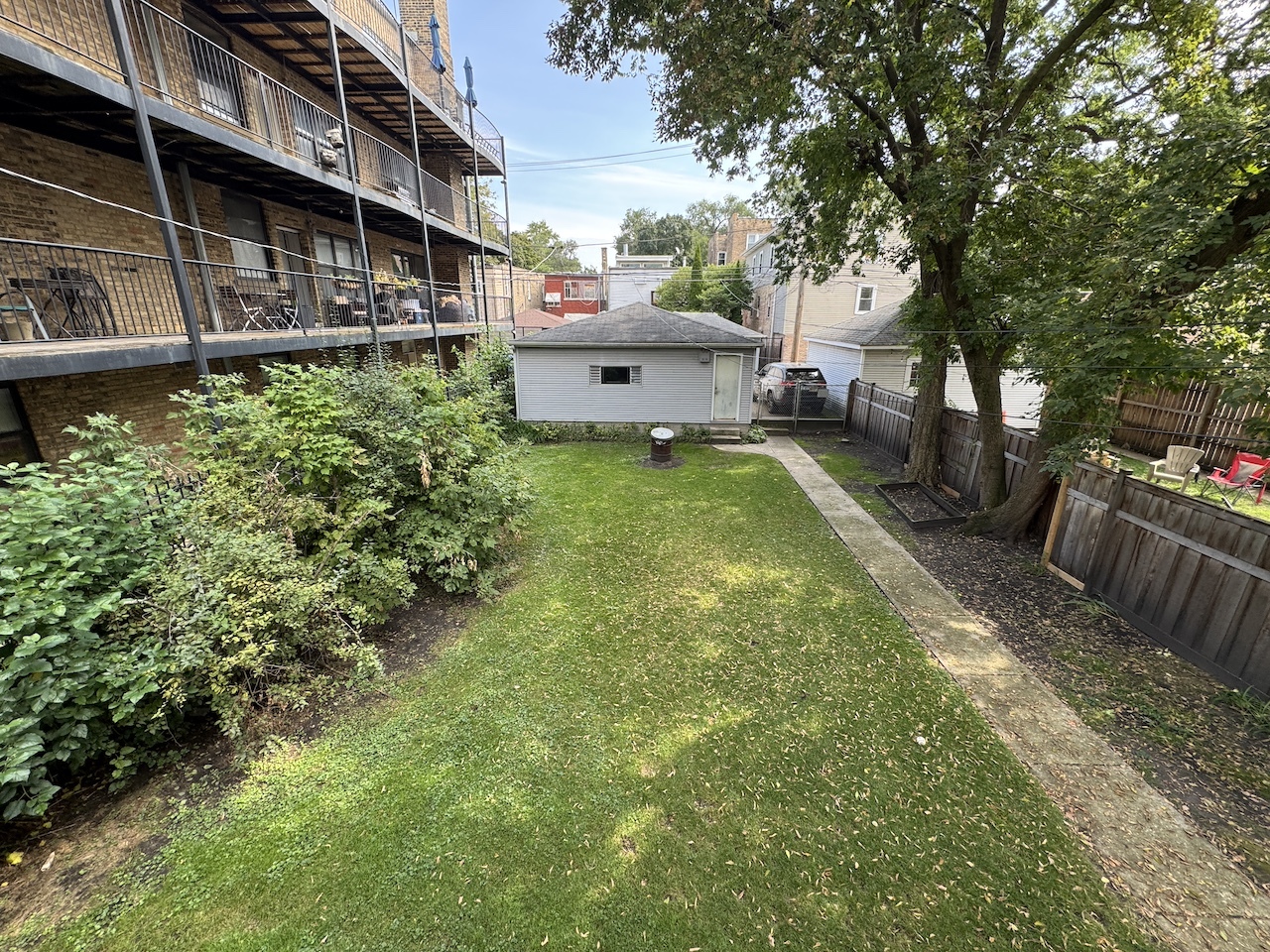 6065 N Hermitage Avenue, Chicago, IL 60660